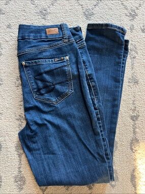 Seven7 Dark Blue Women's Skinny Jeans with Embroidered Back Pocket